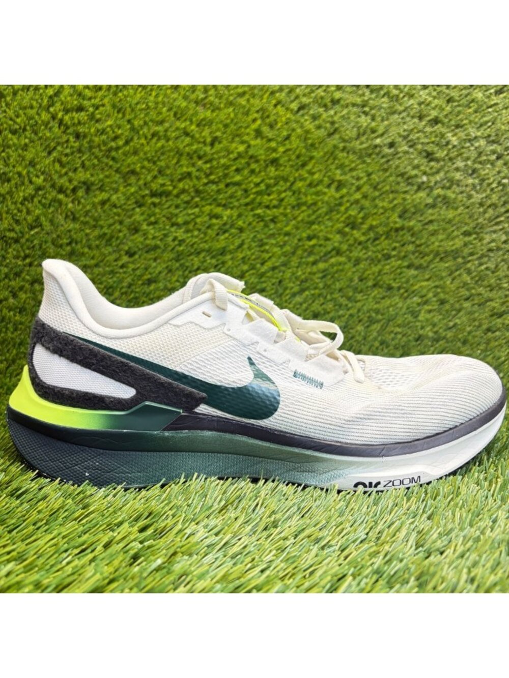 Nike Air Zoom Structure 25 Mens Size 10.5 White Athletic Running Shoes Sneakers
